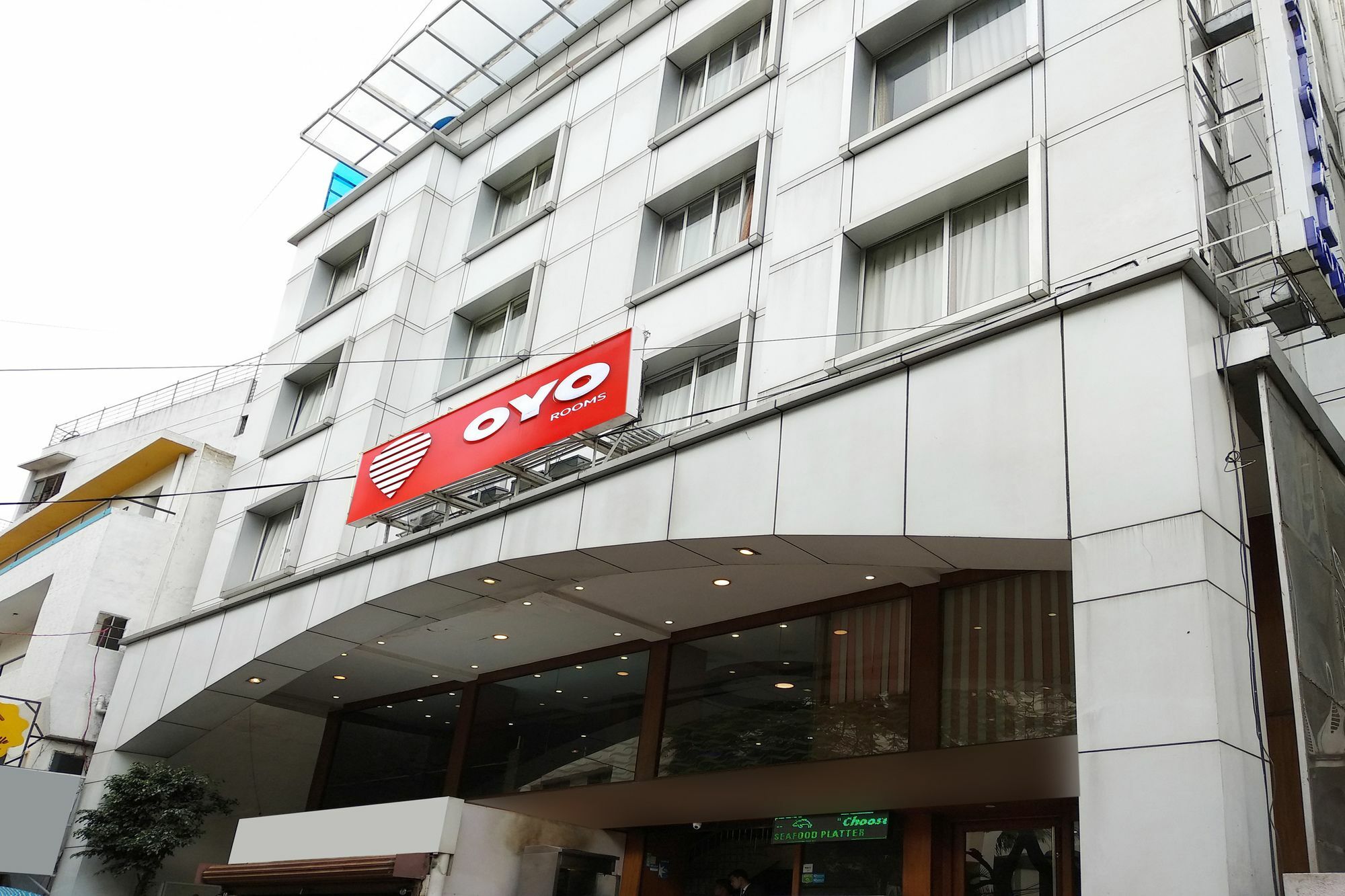 Oyo 9925 The Ocea International Hotel Бангалор Екстериор снимка