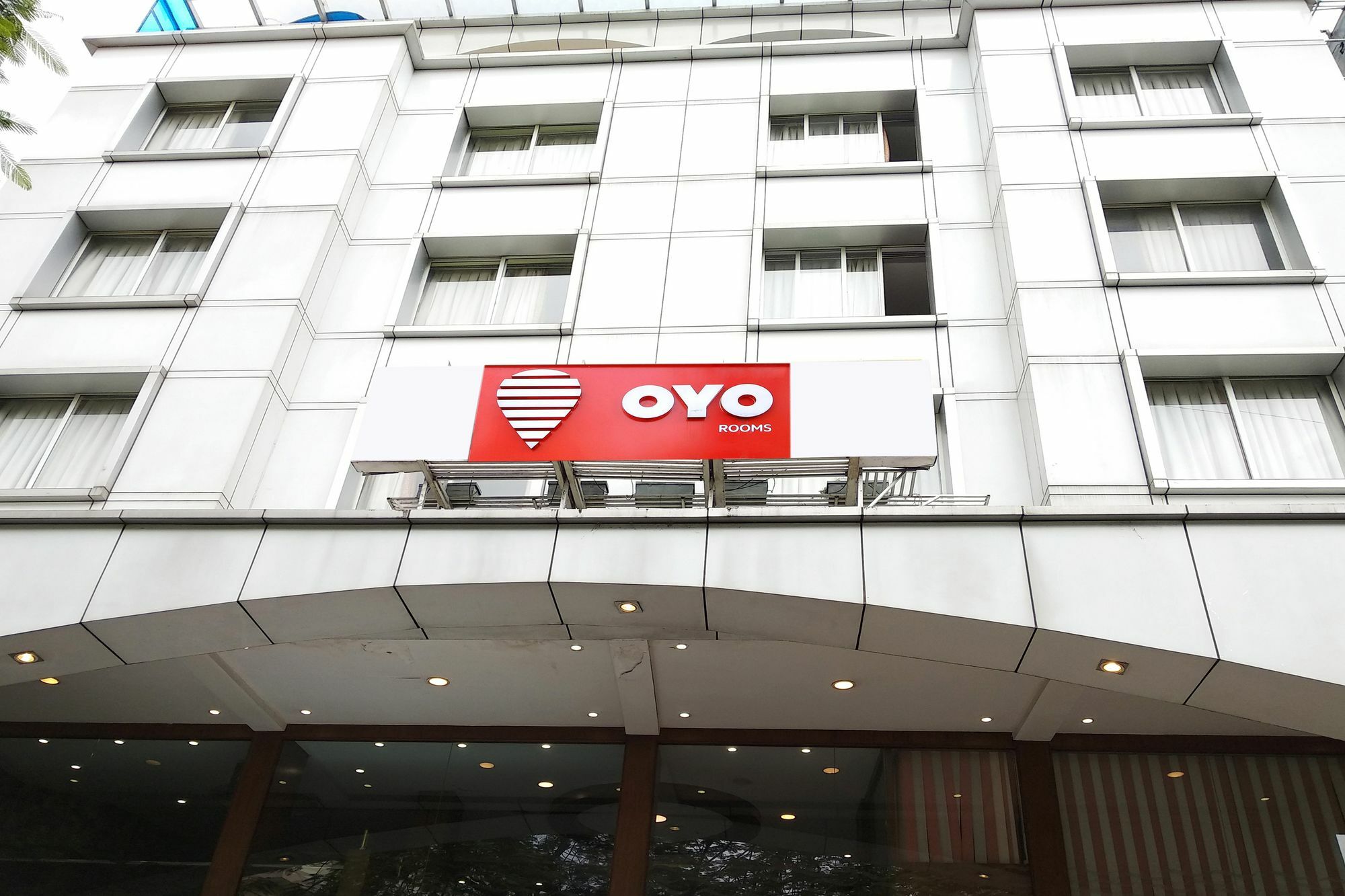 Oyo 9925 The Ocea International Hotel Бангалор Екстериор снимка