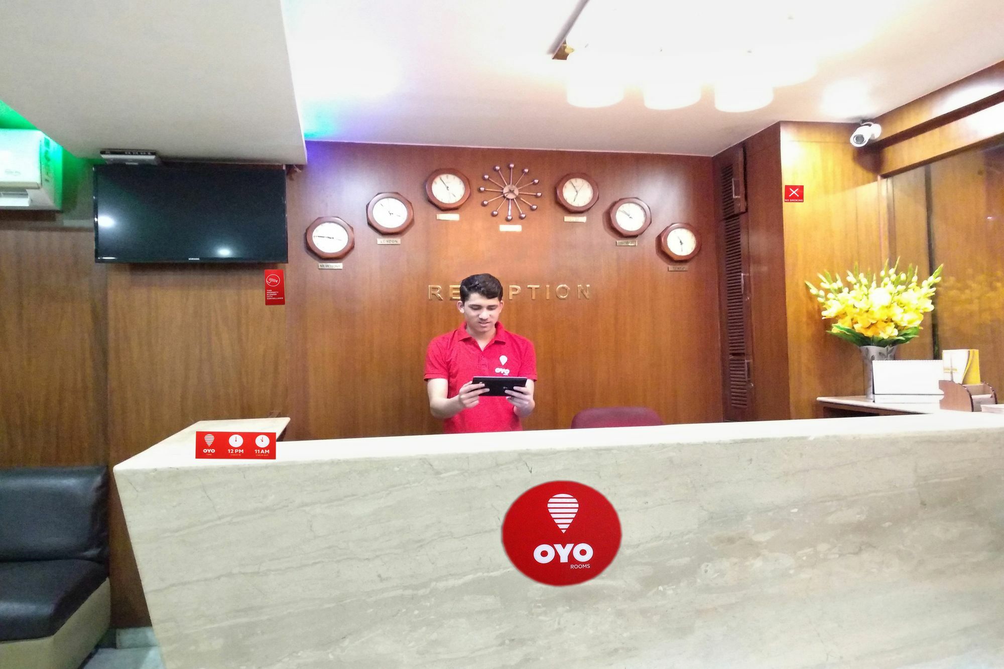 Oyo 9925 The Ocea International Hotel Бангалор Екстериор снимка