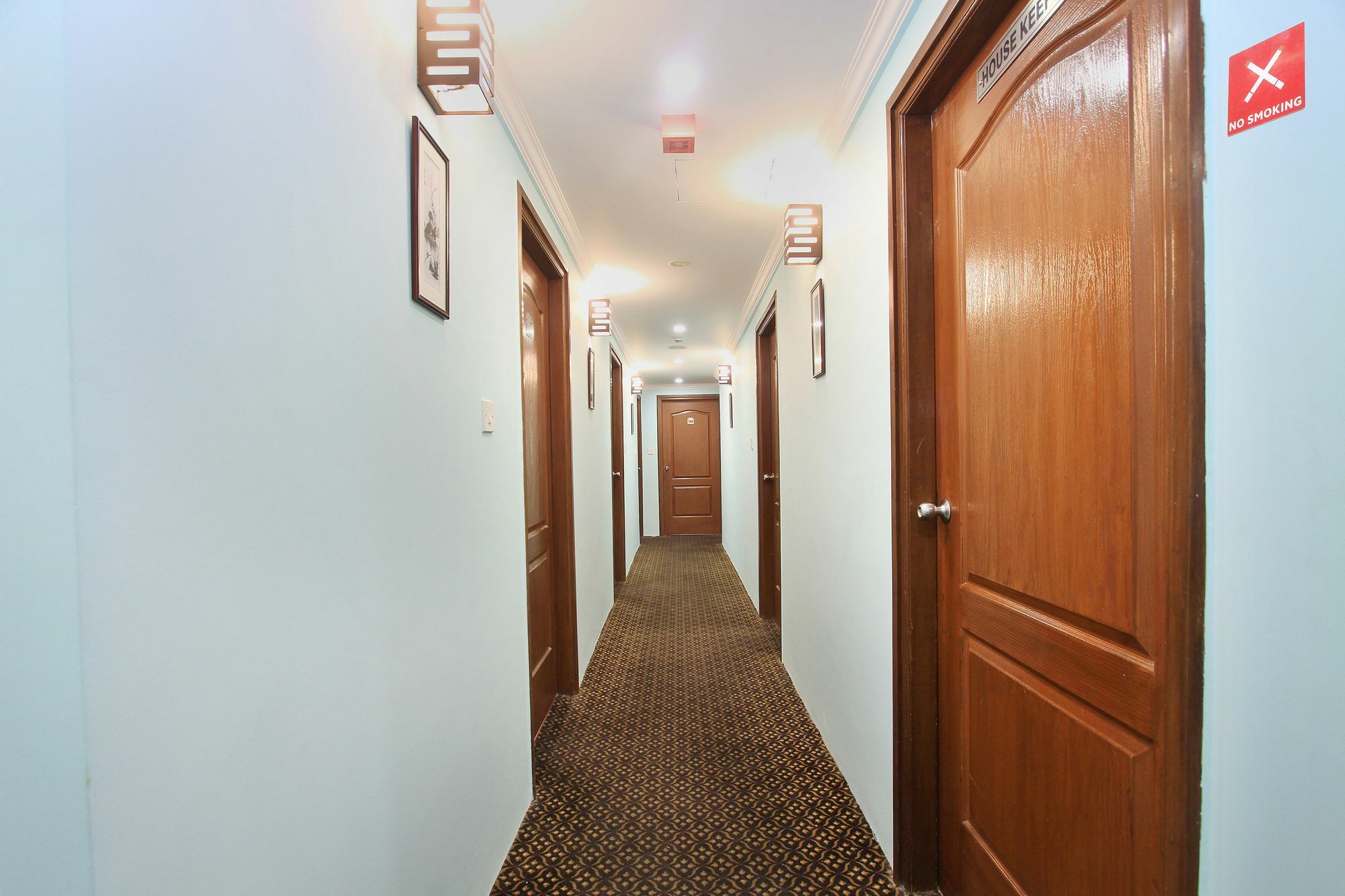 Oyo 9925 The Ocea International Hotel Бангалор Екстериор снимка