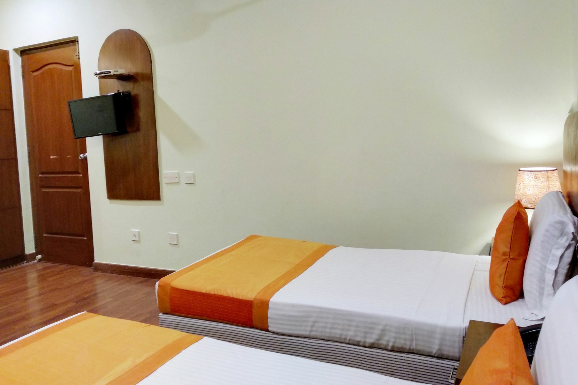 Oyo 9925 The Ocea International Hotel Бангалор Екстериор снимка